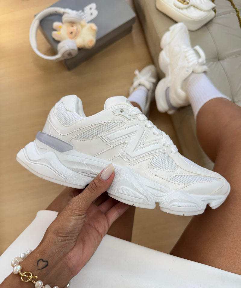 TÊNIS NB 9060 COURO LEGÍTIMO